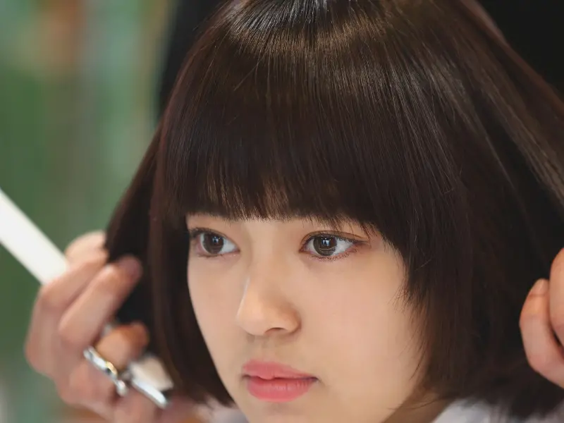 short-slicked-back-bob