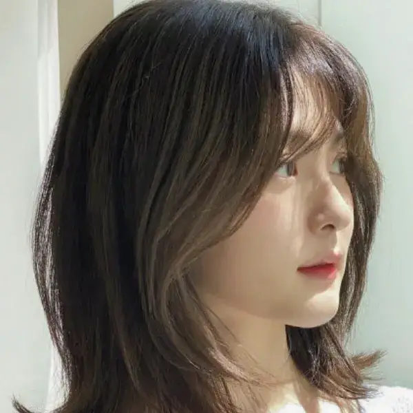 blunt-lob-with-wispy-curtain-bangs