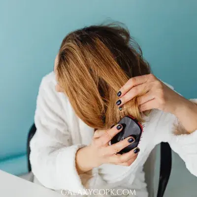 brushing-or-combing-hair-while-wet