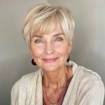 pixie-cut-with-side-bangs