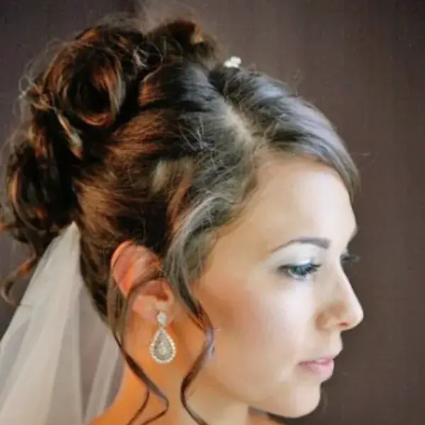 updo-with-tendrils