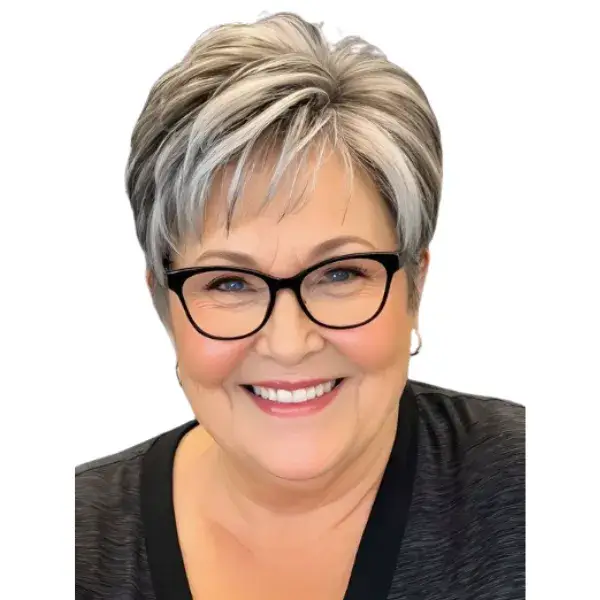 sleek-side-parted-pixie